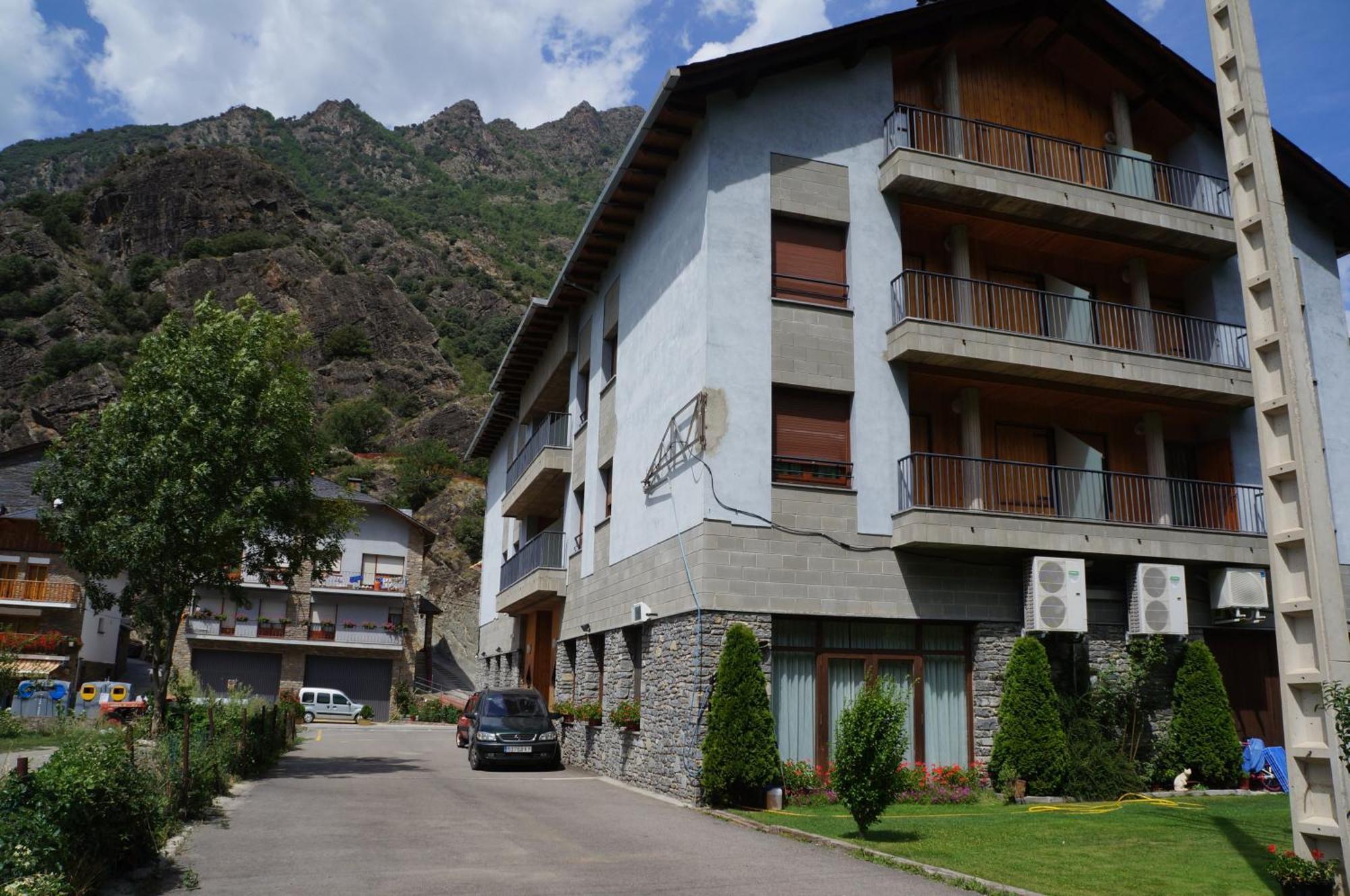 Hotel Puitavaca Ribera de Cardós エクステリア 写真